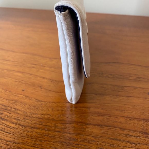 Vintage NATIONAL Canadian Made Evening Clutch - Picture 3 of 6